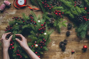 How to pack a wreath - The Packaging Doctor